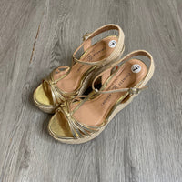 Load image into Gallery viewer, Chinese Laundry Size 7 SHOE
