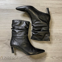 Load image into Gallery viewer, STUART WEITZMAN Size 8 1/2 BOUTIQUE
