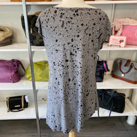 Load image into Gallery viewer, Evereve x Michael Stars Size MED TOPS

