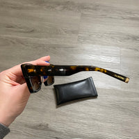 Load image into Gallery viewer, VALENTINO DESIGNER
