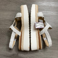 Load image into Gallery viewer, Vaneli Size 7 1/2 SHOE
