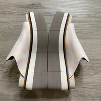 Load image into Gallery viewer, Naked Feet Size 7 1/2 SHOE
