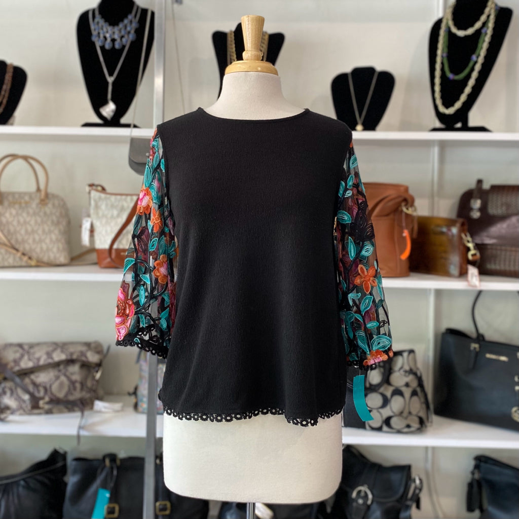 THML Size SMALL TOPS