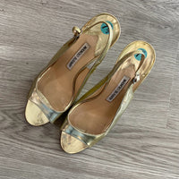 Load image into Gallery viewer, Manolo Blahnik Size 7 1/2 DESIGNER
