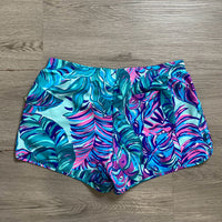 Load image into Gallery viewer, Lilly Pulitzer Size MED ATHLETIC WEAR
