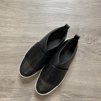 Load image into Gallery viewer, Vince Size 6 BOUTIQUE
