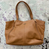 Load image into Gallery viewer, Tory Burch BOUTIQUE
