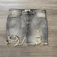Load image into Gallery viewer, FREE PEOPLE Size 27/4 SKIRT
