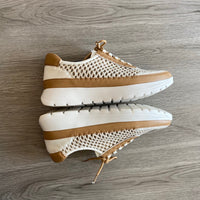 Load image into Gallery viewer, Vaneli Size 9 1/2 SHOE
