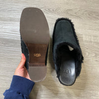 Load image into Gallery viewer, UGG Size 6 BOUTIQUE
