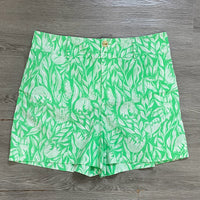 Load image into Gallery viewer, Lilly Pulitzer Size 12 SHORTS
