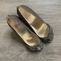 Load image into Gallery viewer, STUART WEITZMAN Size 7 1/2 BOUTIQUE
