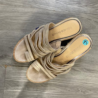 Load image into Gallery viewer, Donald Pliner Size 7 BOUTIQUE
