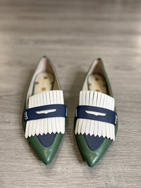 Load image into Gallery viewer, BODEN Size 6 SHOE
