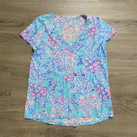 Load image into Gallery viewer, Lilly Pulitzer Size MED TOPS
