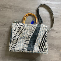 Load image into Gallery viewer, NO LABEL BOUTIQUE
