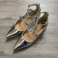 Load image into Gallery viewer, INC Size 7 SHOE
