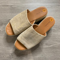 Load image into Gallery viewer, FREE PEOPLE Size 10 SHOE
