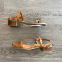 Load image into Gallery viewer, Olivia Miller Size 9 SHOE
