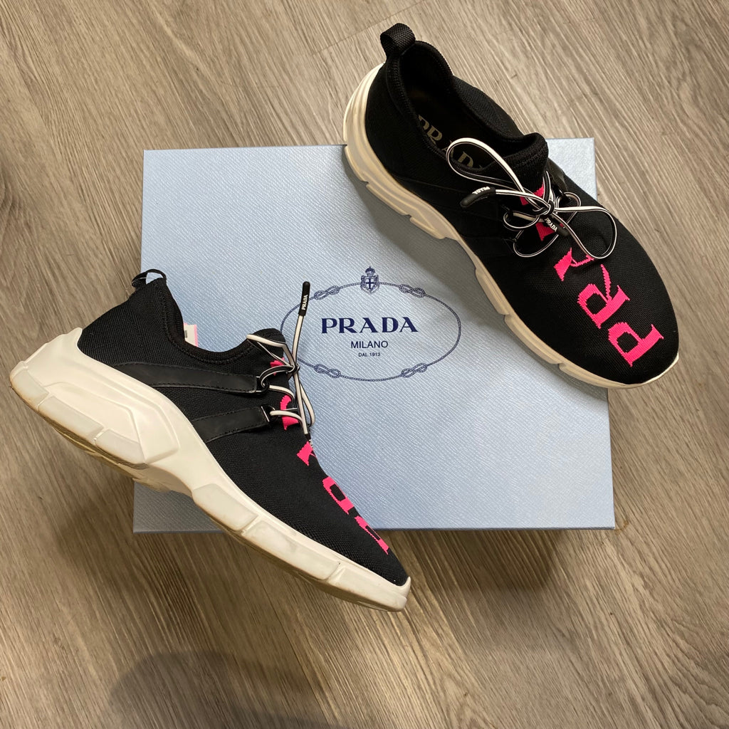 PRADA Size 6 1/2 DESIGNER