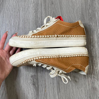 Load image into Gallery viewer, Dolce Vita Size 9 SHOE
