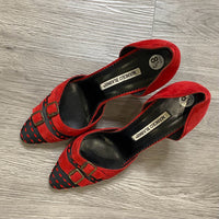 Load image into Gallery viewer, Manolo Blahnik Size 8 1/2 DESIGNER
