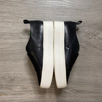 Load image into Gallery viewer, Vince Size 6 BOUTIQUE
