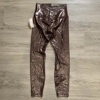 Load image into Gallery viewer, Lululemon Size 4 ATHLETIC WEAR
